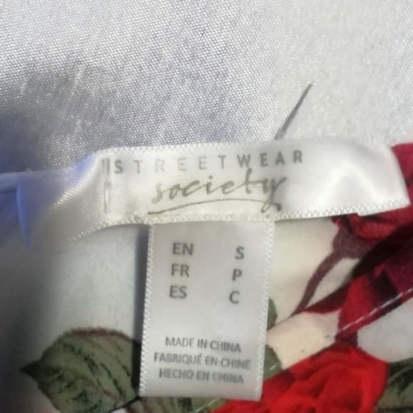 Cold Shoulder Blouse/Top. Streetwear Society. Small. Rose pattern. - Picture 8 of 8